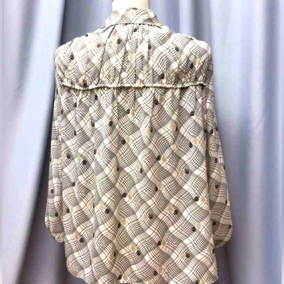 Max Studio Long Sleeves Ruffle Details Printed Blouse Top Sz Medium Beige - Picture 3 of 10